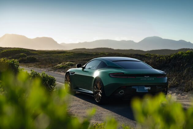 Aston Martin DB12 30