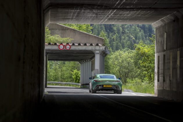 GTspirit DB12 Rollers 4